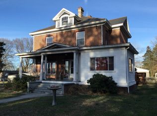 207 Custis St, Crewe, VA 23930