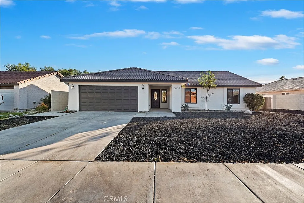 3 bed, 1939 sqft, $3,200 — Photo 1