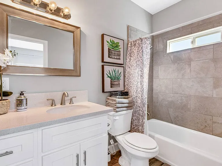 14415 Pontlavoy Ave — Photo 29