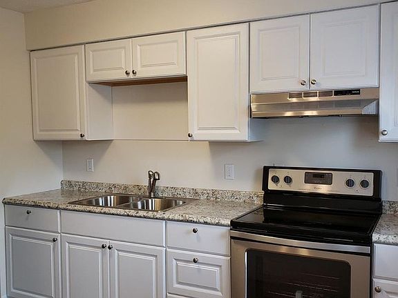 2nd image of 1552 Nathanial Dr