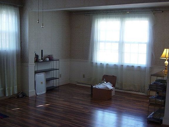 3rd image of 351 Forest Hill Dr