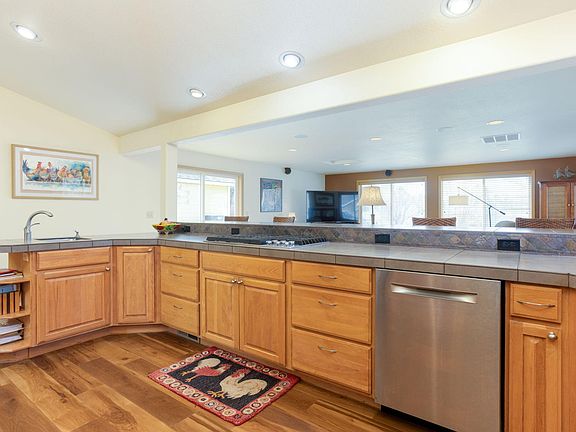 4th image of 61307 Mount Vista Dr