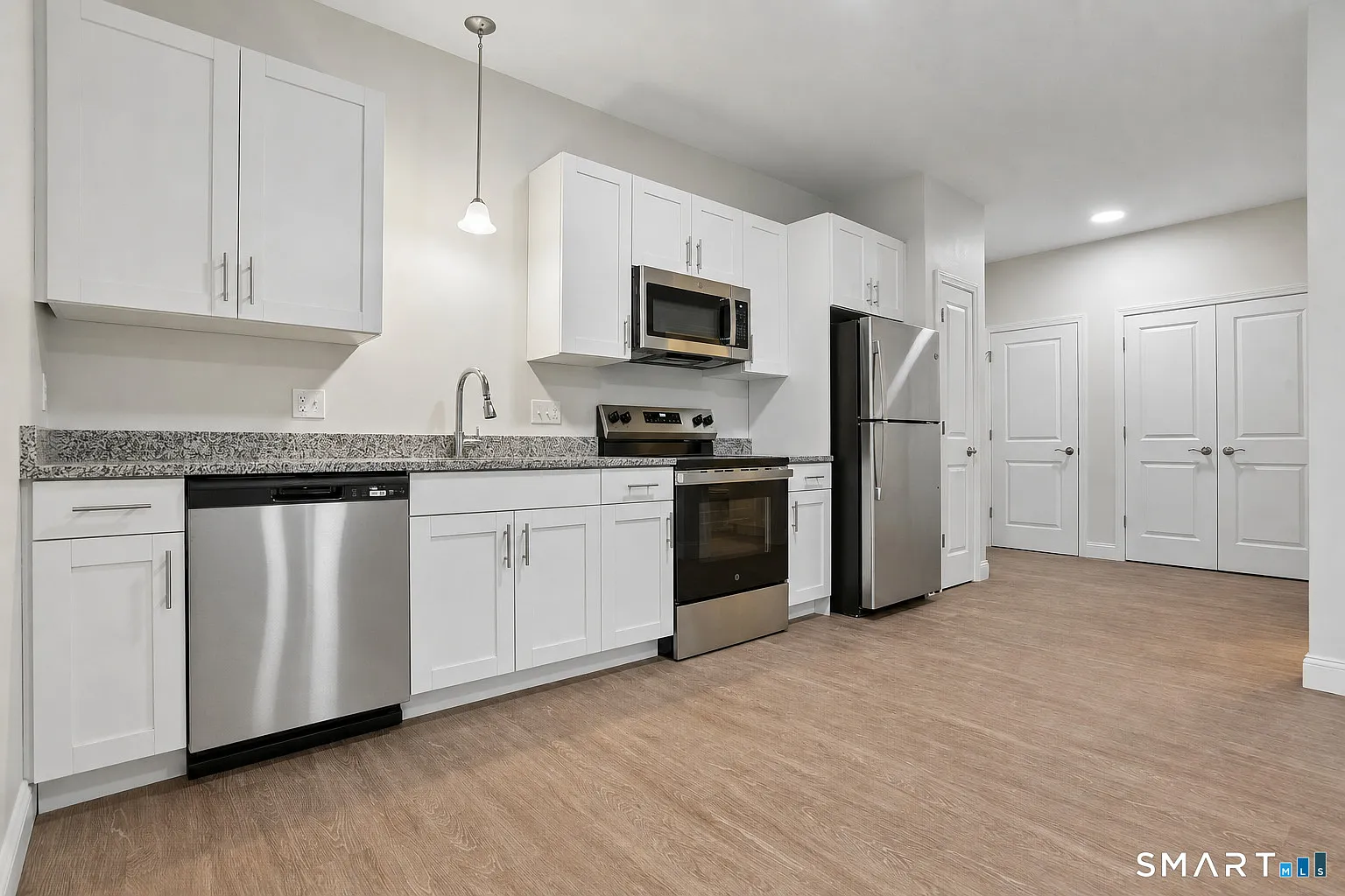 Studio, 1.0 bath, 795 sqft, $2,300 — Photo 2
