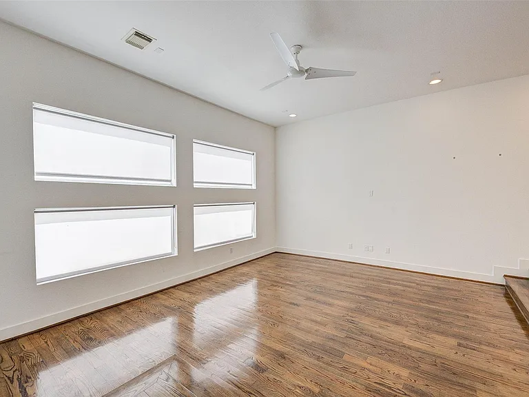 1515 Crockett St — Photo 11