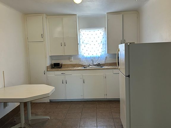 5th image of 470 S Foch St #11