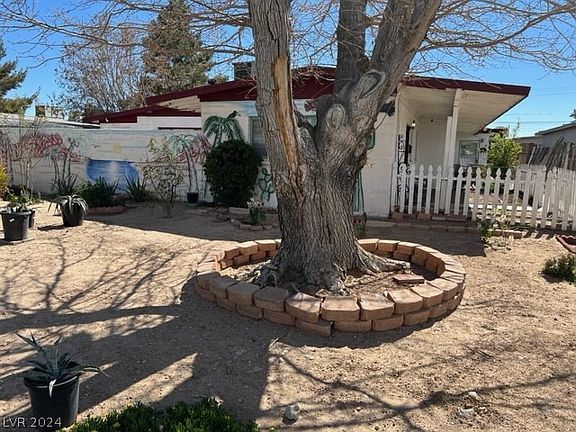 3rd image of 2120 Peyton Dr