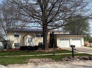 1302 Liberty Dr, Fairfield, IA 52556