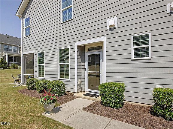 4th image of 846 Salem Pointe Pl