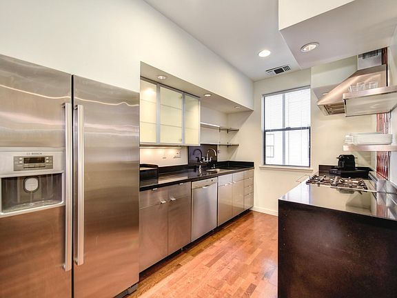 4th image of 1329 E Sutter Walk
