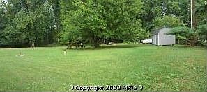 1+ Acre Lot!