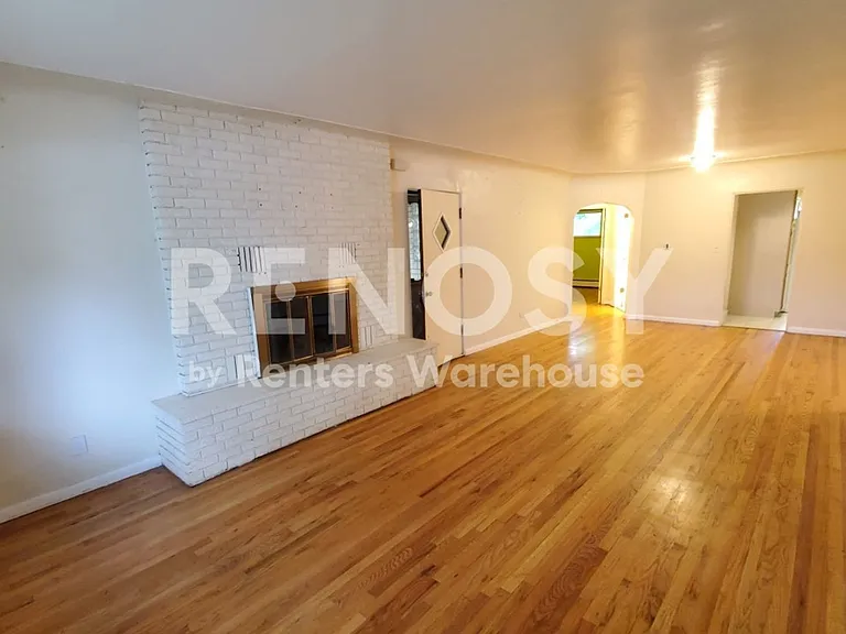 2225 S Cherry St — Photo 1