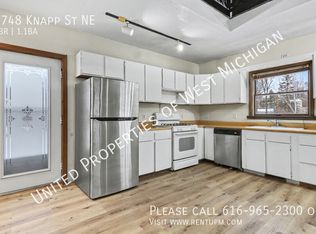 4748 Knapp St NE, Grand Rapids, MI 49525