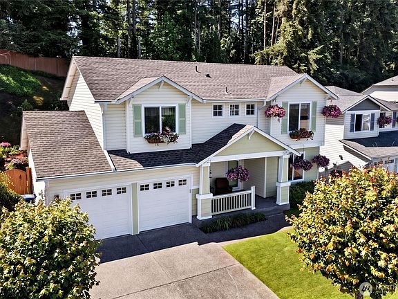 3rd image of 2202 Forest Ridge Drive SE