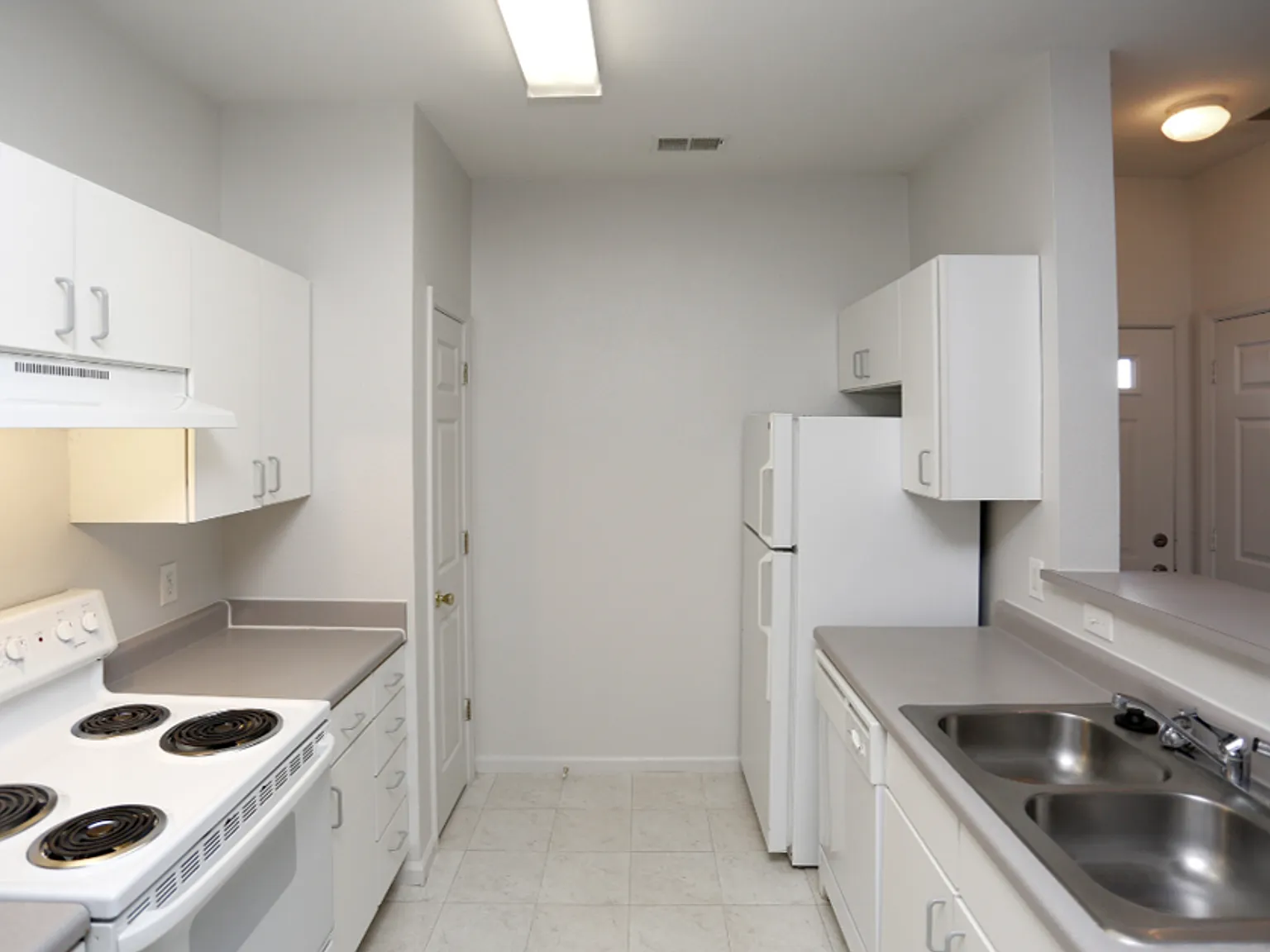 Jefferson Place Apartments — Photo 4