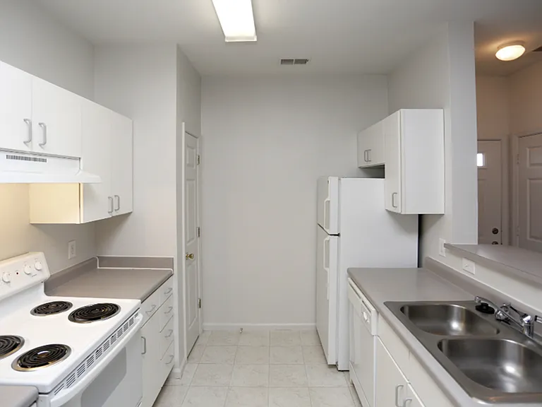 Jefferson Place Apartments — Photo 4