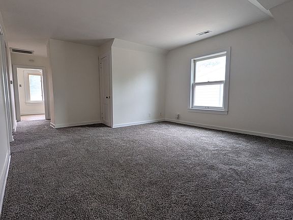 3rd image of 827 S 90th St #2