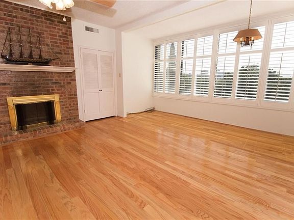 4th image of 6255 W Northwest Hwy APT 302