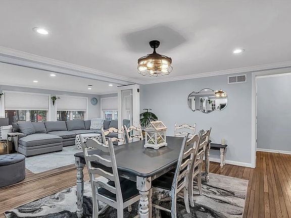 3rd image of 714 Cassville Rd