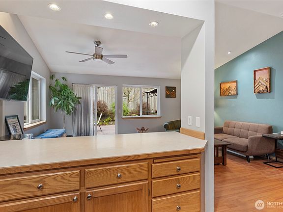 5th image of 6352 24th Avenue SW