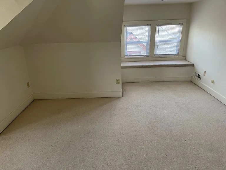 1012 N K St — Photo 14