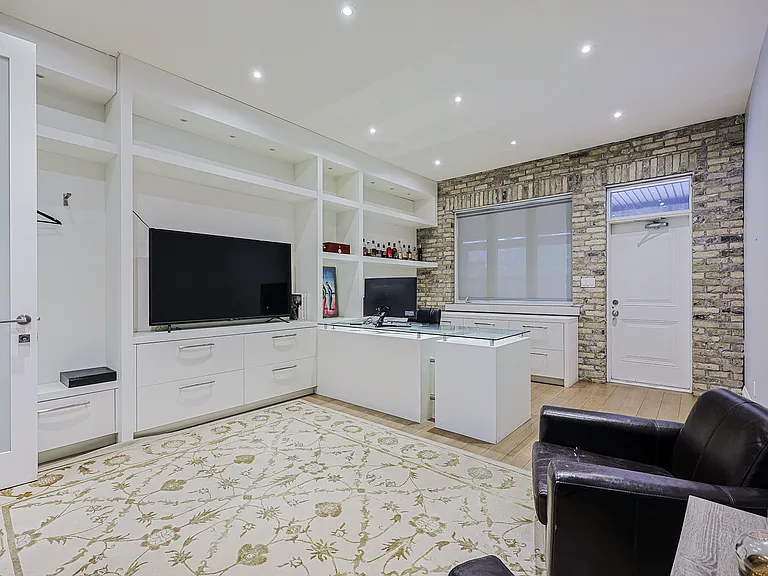 609 Marlee Ave #D — Photo 8