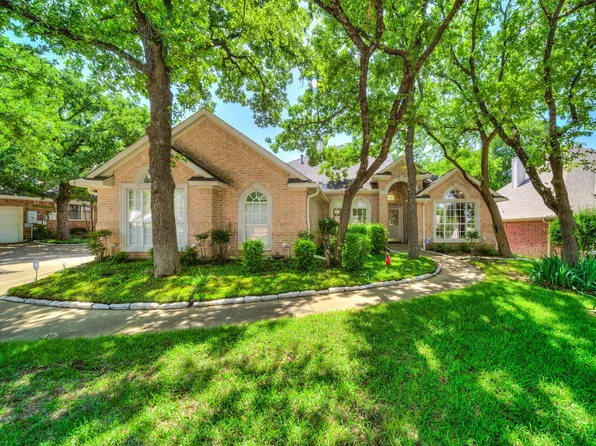 1216 Oak Grove Ln, Bedford, TX 76021