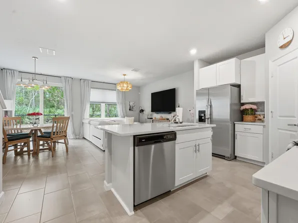 3905 SE Mentmore Lane, Stuart, FL 34997