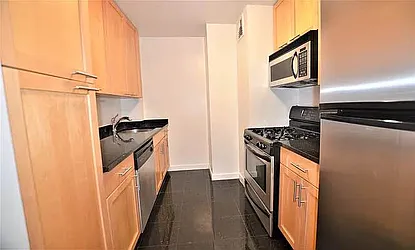 Rented by Manhattan Realty Group
