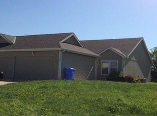 119 Bradley Ct, Tonganoxie, KS 66086
