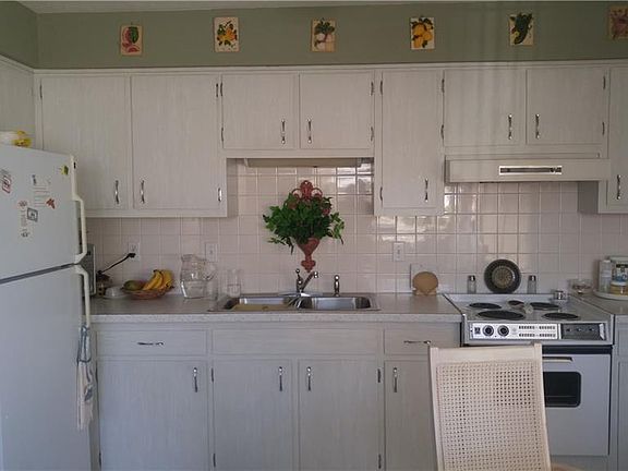 4th image of 4350 Tahitian Gardens Cir APT D