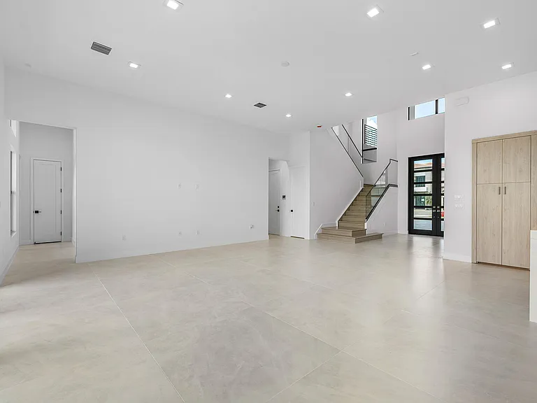 9516 Riverside Park Dr — Photo 9