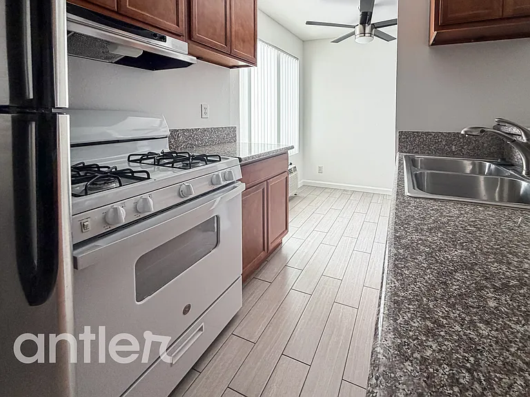 5623 Fair Ave #J216 — Photo 4