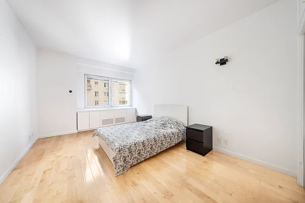 Rented by Douglas Elliman | media 15