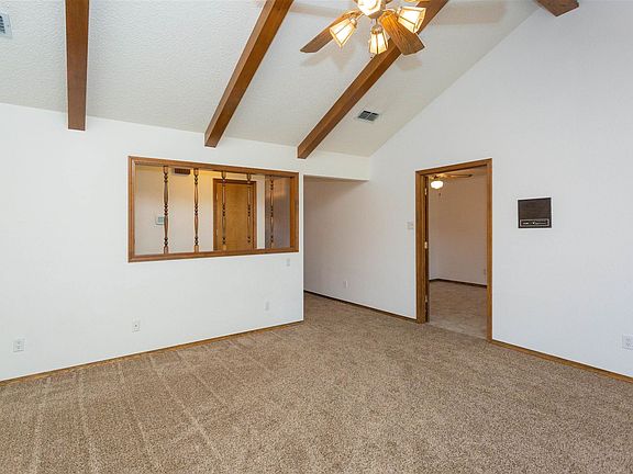 5th image of 803 W Poe St