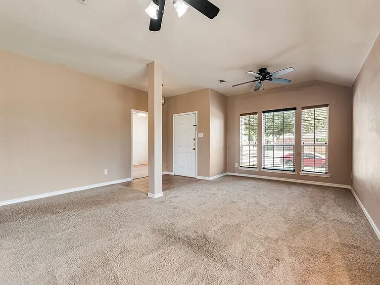 2200 Fieldcrest Dr — Photo 2