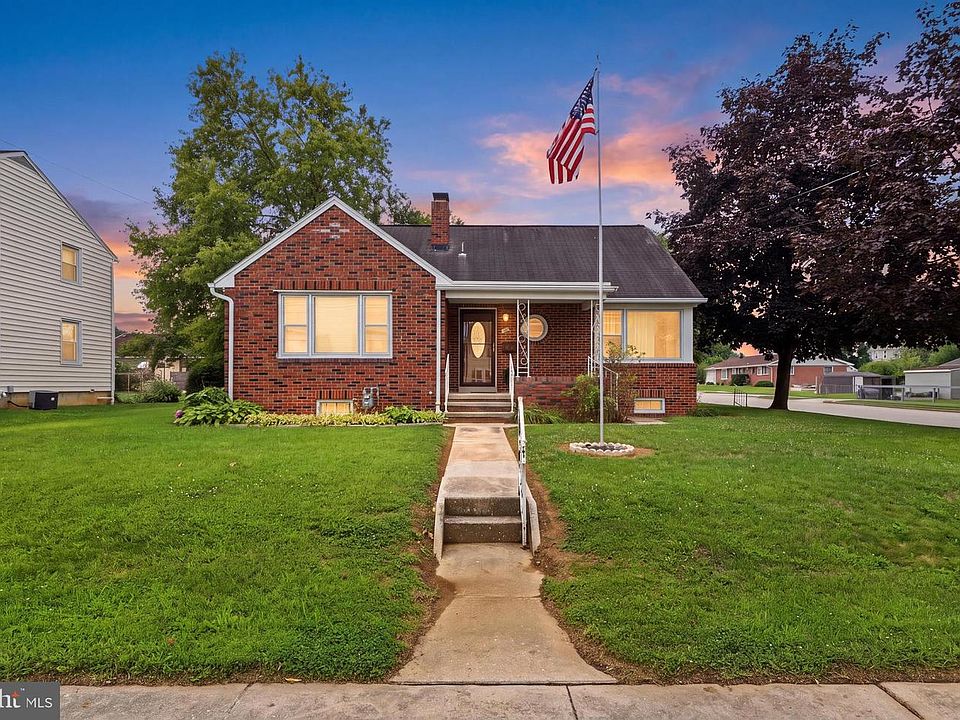 1st image of 120 Maple Ave
