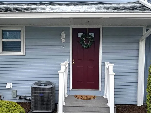 4 Smithfield Rd APT 17, North Providence, RI 02904