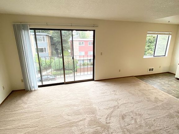 4th image of 5505 15th Ave NE APT 301