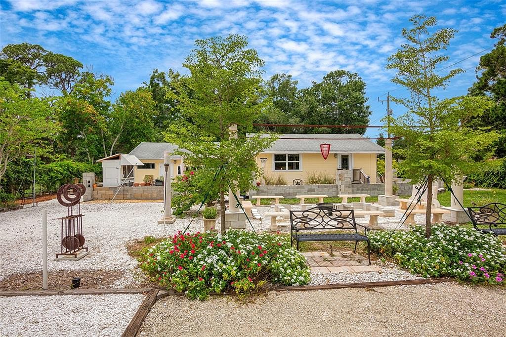 1028 Mecca Dr, Sarasota, FL 34234 | Zillow