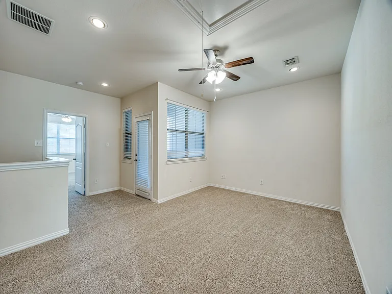 628 Gray Stone Ln — Photo 7
