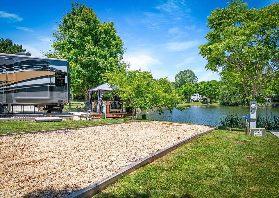 1st image of 2 Mountain Meadows Dr