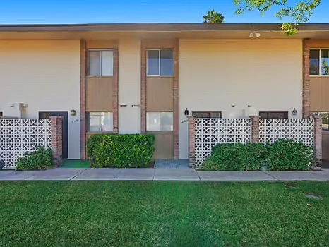 2 bed, 1.5 bath, 1000 sqft, $2,400 — Photo 2