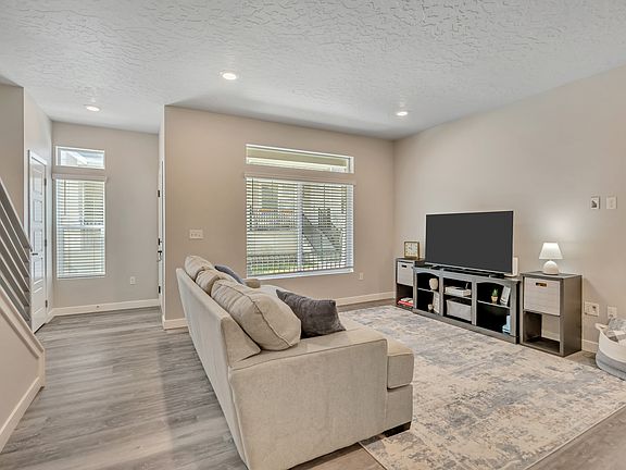 3rd image of 4277 W Dixon Way