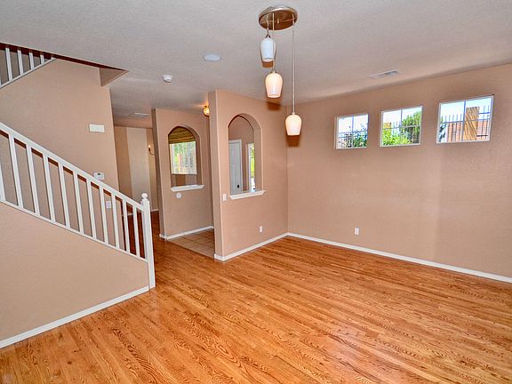 5th image of 5280 Molokai Ave NE