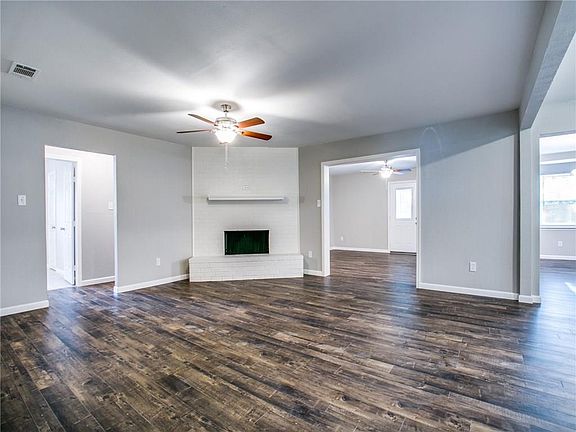 3rd image of 713 Parker Dr