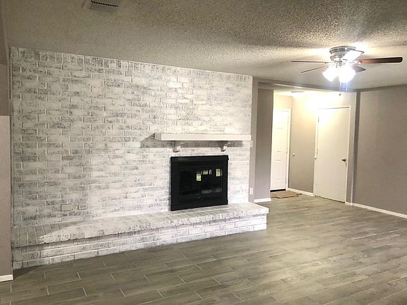 3rd image of 6601 Country Creek Dr