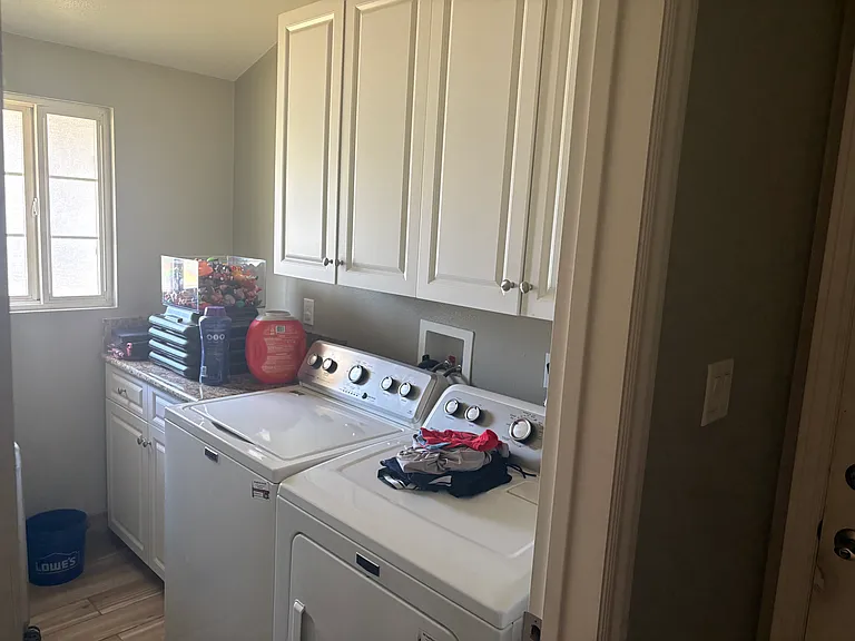 9922 Vanalden Ave — Photo 12