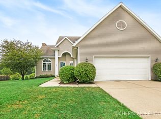 418 Ridgefield Dr, Coopersville, MI 49404