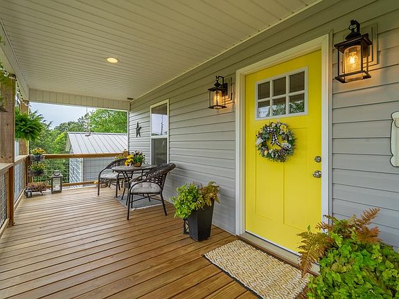 4th image of 261 Tanasi Ln
