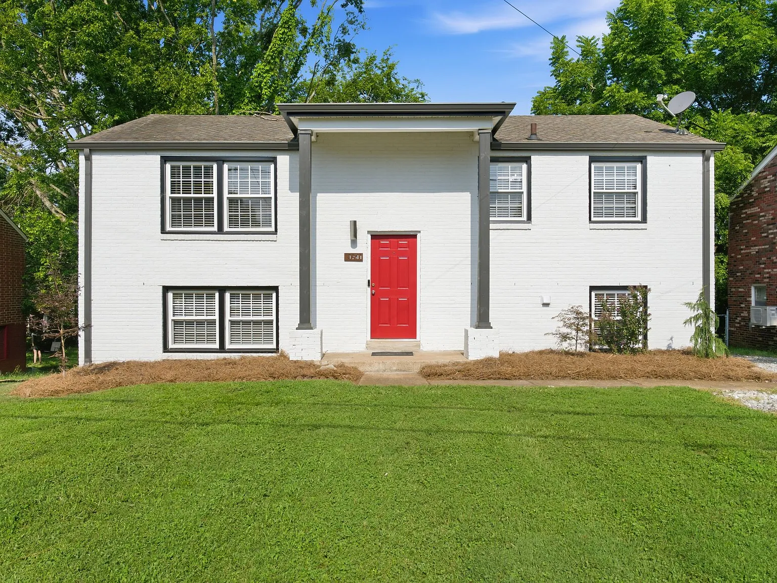 4 bed, 1700 sqft, $2,700 — Photo 1